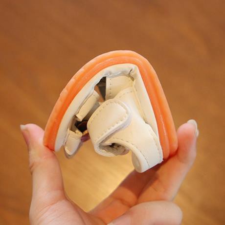 [Rẻ nhất shopee] Sandal tập đi cho bé gái đế mềm chống trơn có kèn hoạt tiết thỏ ( 003 )