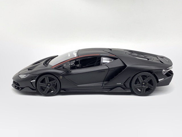 Xe Mô Hình Lamborghini Centenario 1:18 Maisto ( Đen Nhám Viền Đỏ )