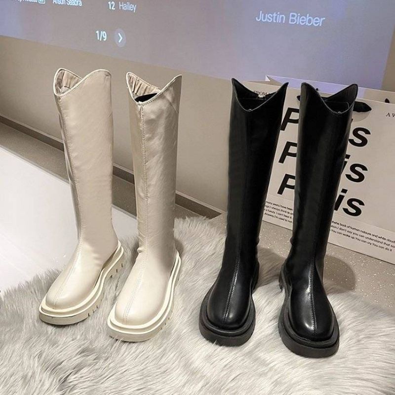Giày boot Ulzzang đùi Cổ Vát Đế Bằng Có Khoá Sau -