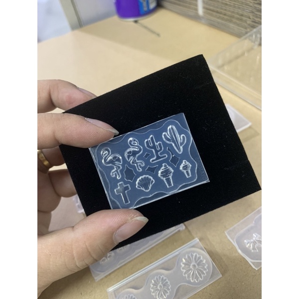 Khuôn đúc silicon làm nail hình nơ, gấu, hoa và các loại trang trí móng.