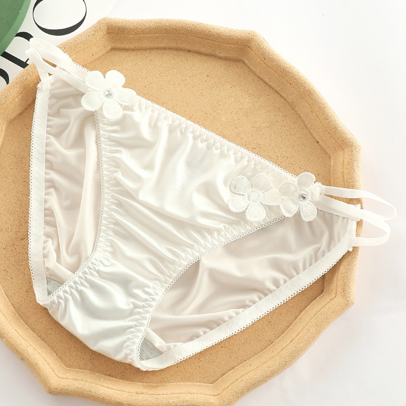 Quần lót satin mềm mại đính hoa trắng thoải mái cho nữ