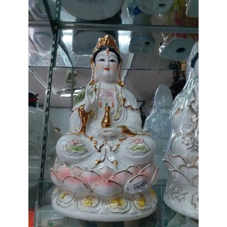Tượng Phật Quan Âm