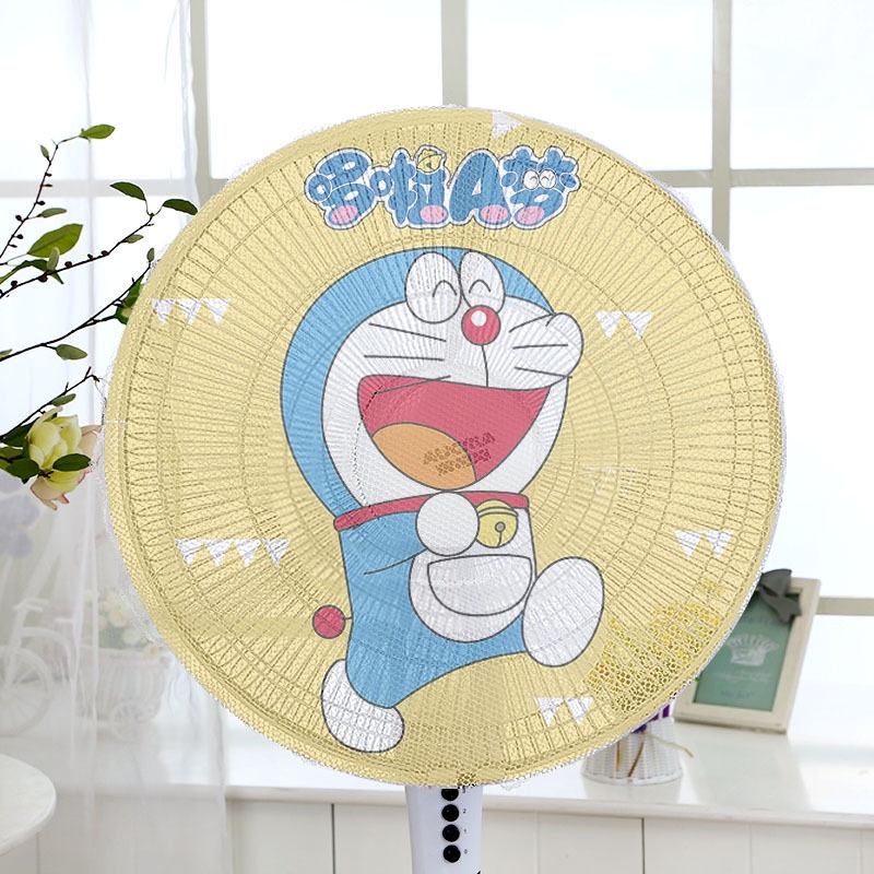 Lưới bọc quạt họa tiết hoạt hình có dây rút phía sau chống bụi bẩn và bảo vệ bé an toàn.