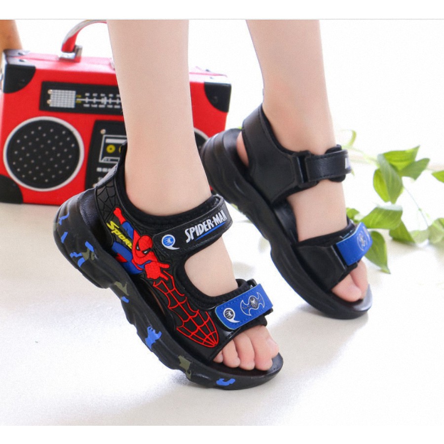 Sandal siêu nhân cho bé trai 3 - 12 tuổi năng động và phong cách ST103