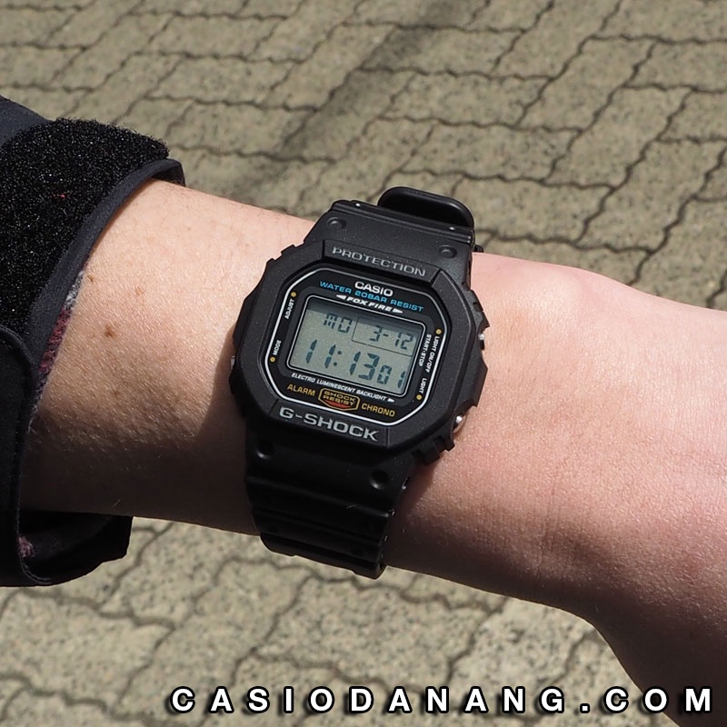 Đồng hồ nam dây nhựa Casio G-Shock chính hãng Anh Khuê DW-5600E-1VDF (42mm)