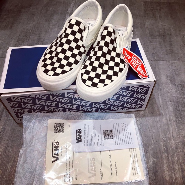 ẢNH THẬT | Giày thể thao Vans Vault Checkerboard đủ phụ kiện