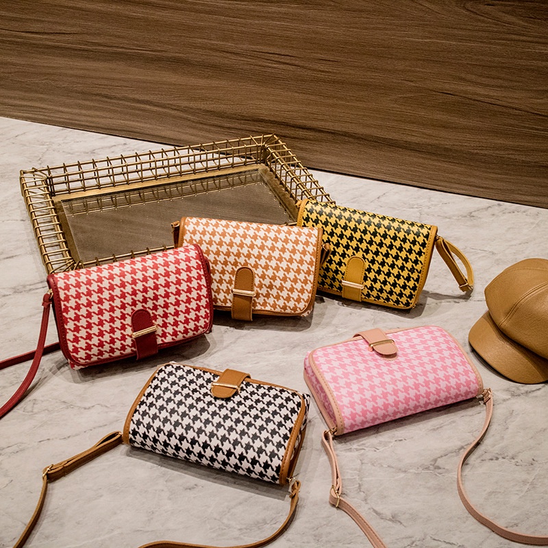 Túi Xách Đeo Vai Kiểu Vuông Nhỏ Thời Trang Sành Điệu