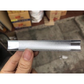Tay nắm tủ nhôm thẳng