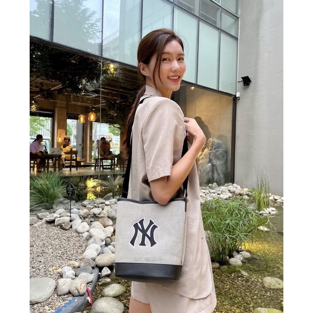TÚI ĐEO VAI MLB BASIC BIG LOGO BUCKET BAG