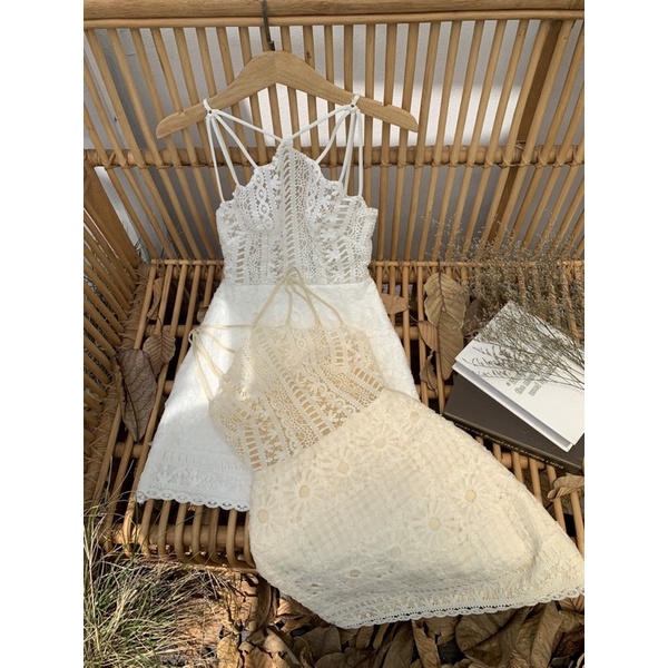 ĐẦM REN CỔ CHÉO,HOA VĂN THUÊ NỔI