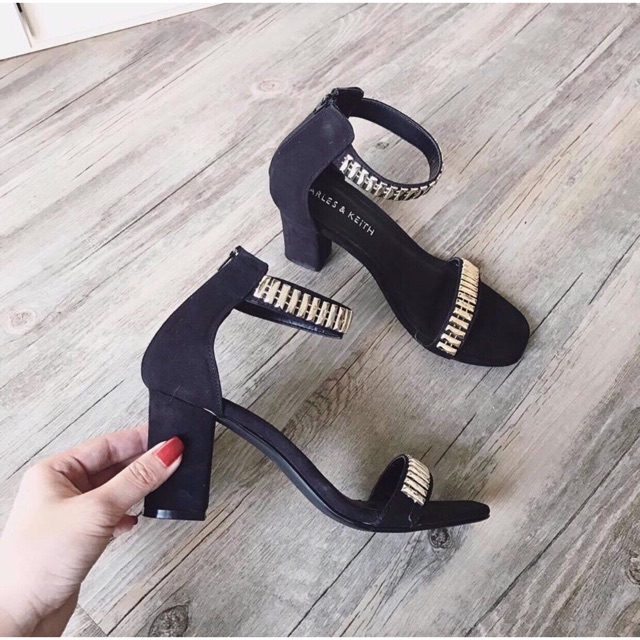 Sandal cao gót hàng rào