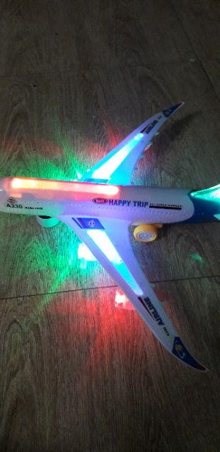Mô hình máy bay Airbus A330 có nhạc và đèn Led bằng nhựa tặng kèm pin dài 38cm