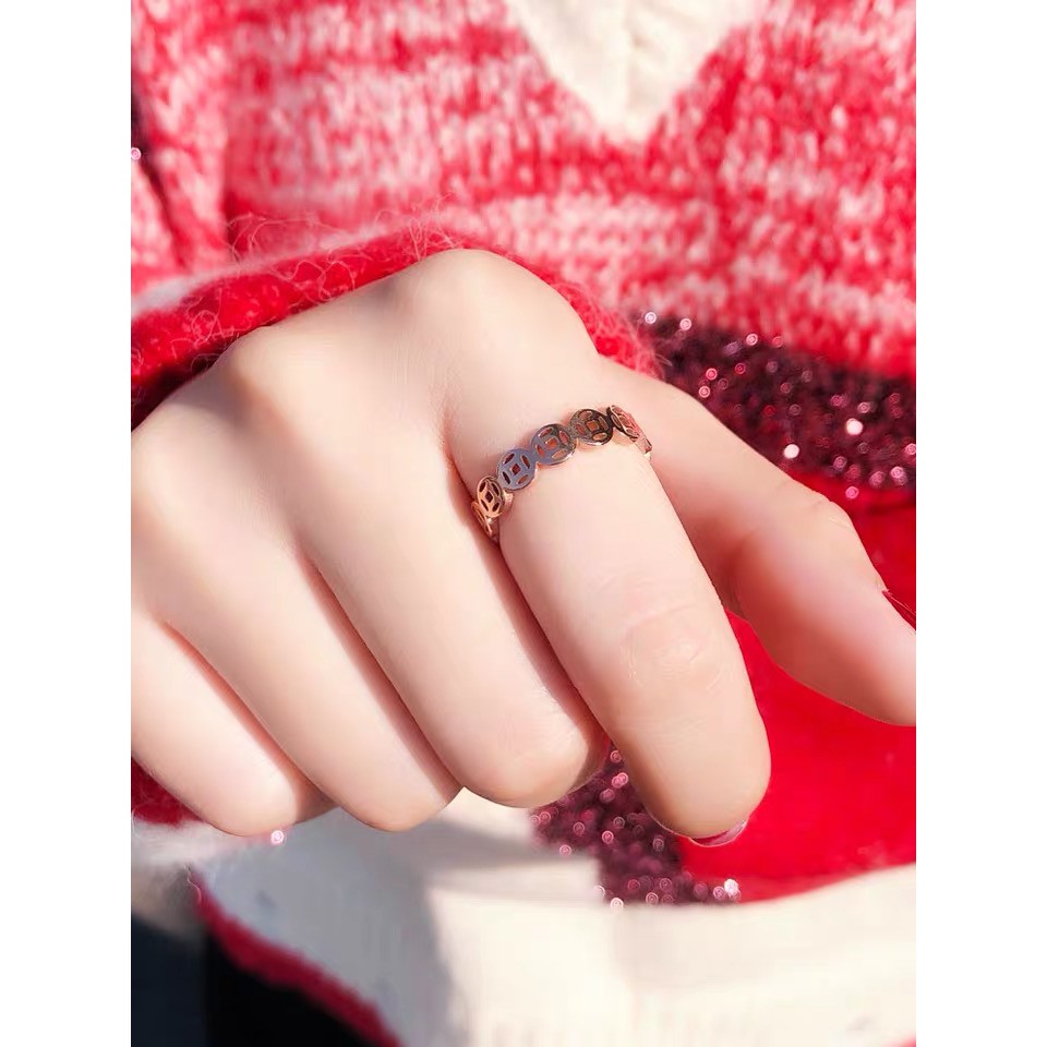 Nhẫn đeo tay bằng thép titan mạ vàng 18k không gây dị ứng thời trang kiểu Hàn Quốc