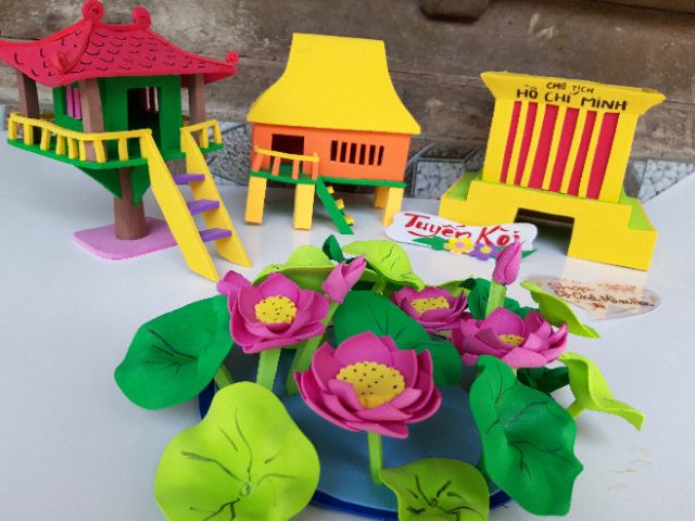 Mô hình lăng bác,nhà sàn,hồ sen, chùa 1 cột tháp rùa. Cđ quê hương đất nước,Bác Hồ