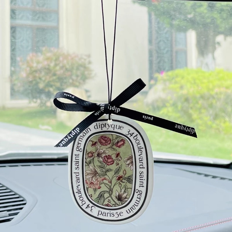 Lá thơm treo xe khử mùi xe hơi