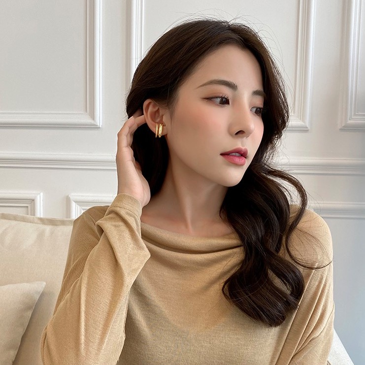 Khuyên kẹp vành tai bằng kim loại thiết kế đơn giản phong cách Nhật Hàn dễ phối đồ thời trang cho nữ