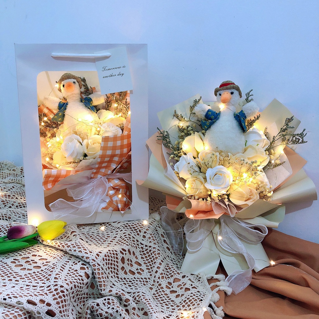 Bó Hoa Hình Chú Vịt Dễ Thương Dùng Làm Quà Tặng