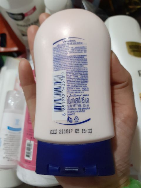 Sữa dưỡng da tay và móng Vaseline heathy hands and nails cho bàn tay mềm mịn không thô ráp. Móng chắc khỏe không gãy nẻ. | BigBuy360 - bigbuy360.vn