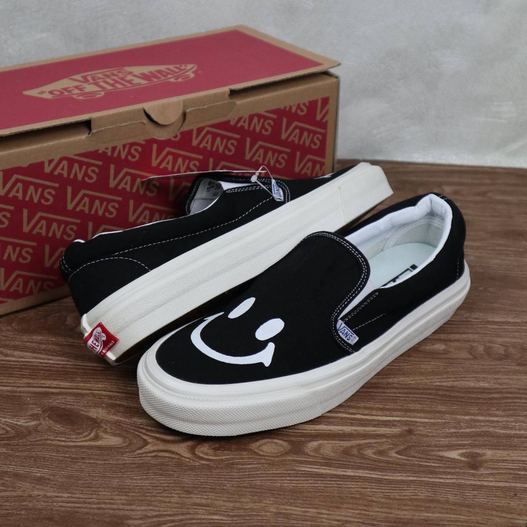 Giày Vans SLIP ON SMILE màu đen WHITE (BW) SNEAKERS màu đen dành cho nam và nữ