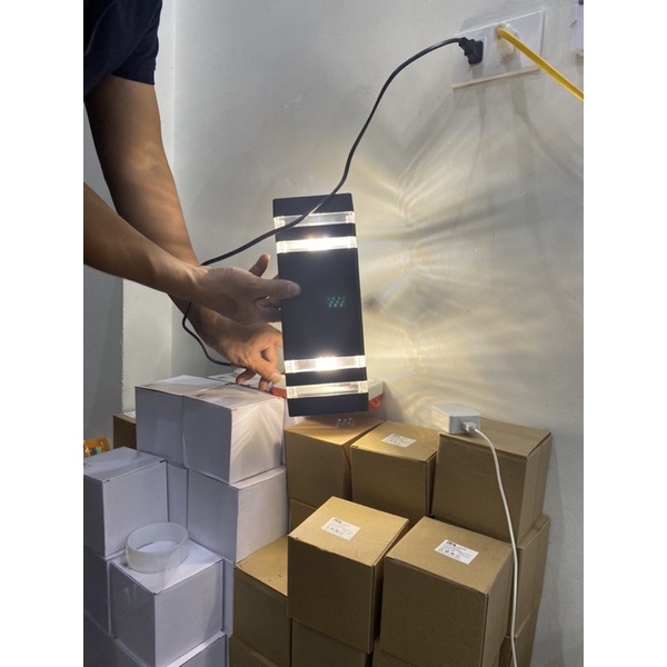 Đèn tường Atimol đổi 3 màu (12w*2)trắng vàng trung tính