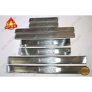 Ốp bậc cửa nissan navara -bộ 8 miếng inox trong ngoài