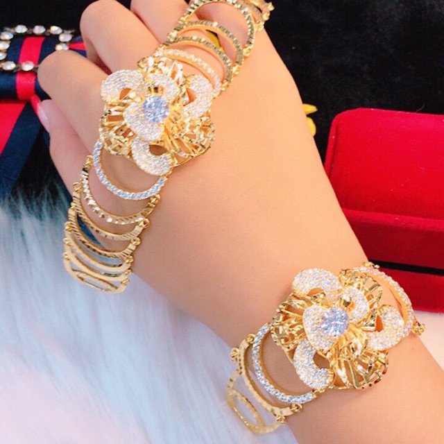 Lắc Tay Hoa Xinh Lung Linh