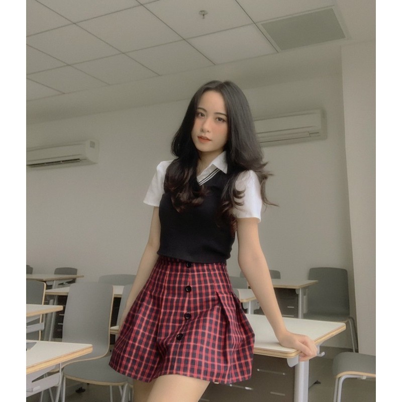 DALLA Áo gile đen croptop