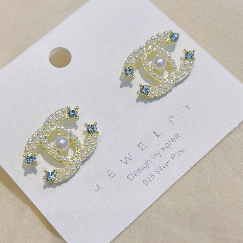 Đôi Bông Tai Ngọc Trai Giả Đầy Đủ Kích Thước