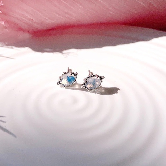 Bông Tai Bạc 925 Đá Ánh Trăng Moonstone Thiên Nhiên Phong Thủy May Mắn Không Kị Mệnh SP001489 Gypsy.lala