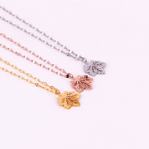 Dây Chuyền Nữ Mặt Lá Phong Titan Ko Đen TT 2958