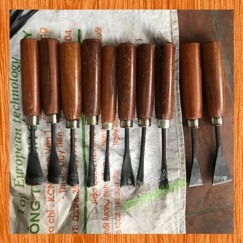 bộ đục gỗ 10 cây , đã mài sắc , tra cán