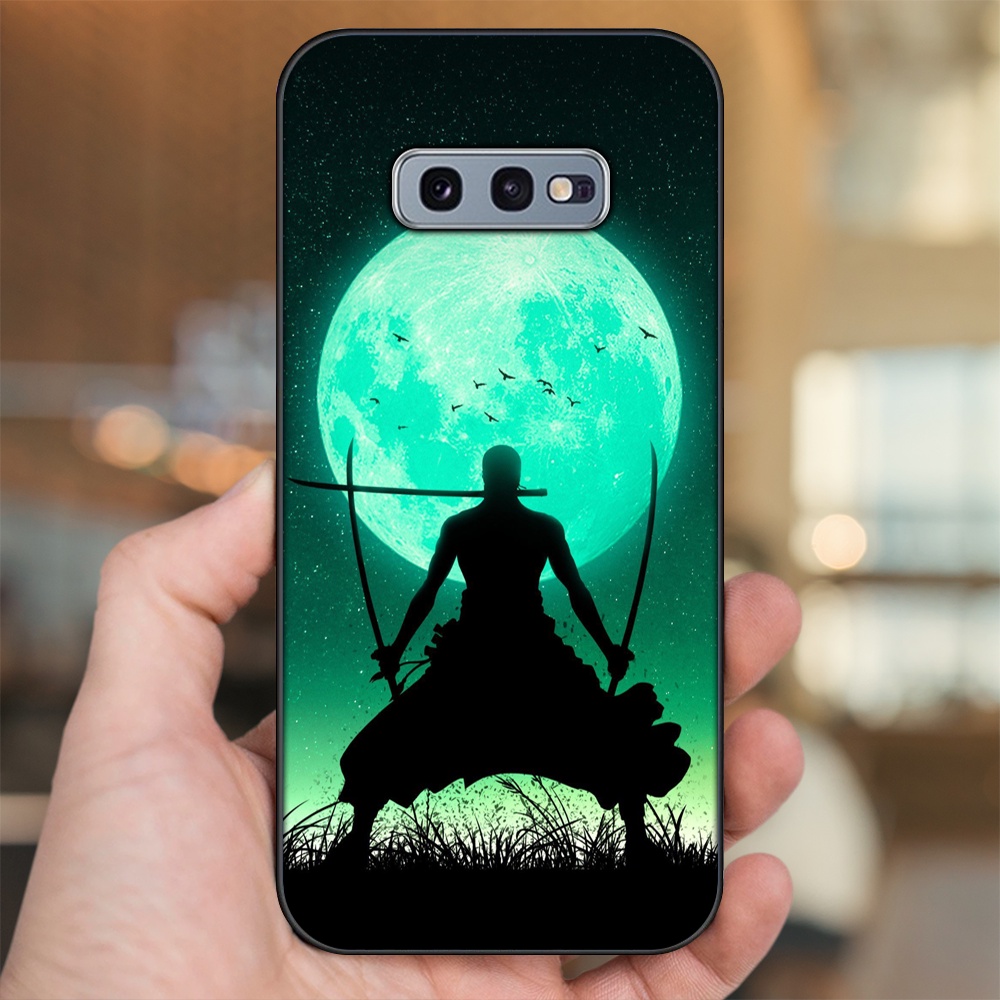 Ốp lưng Samsung S10e viền đen in hình Zoro One Piece