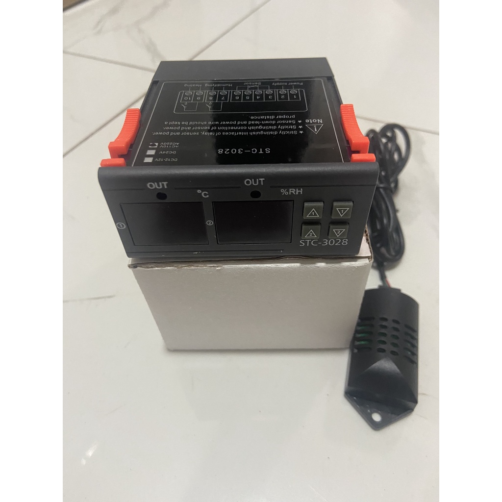 Bộ điều khiển độ ẩm nhiệt độ kỹ thuật số kép STC-3028 AC110-220V 10A