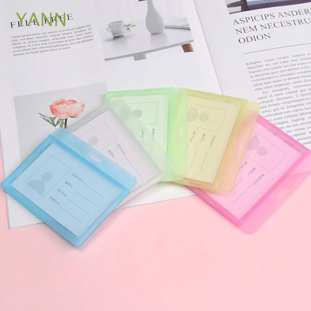 Vỏ đựng thẻ bảo vệ trong suốt tiện lợi