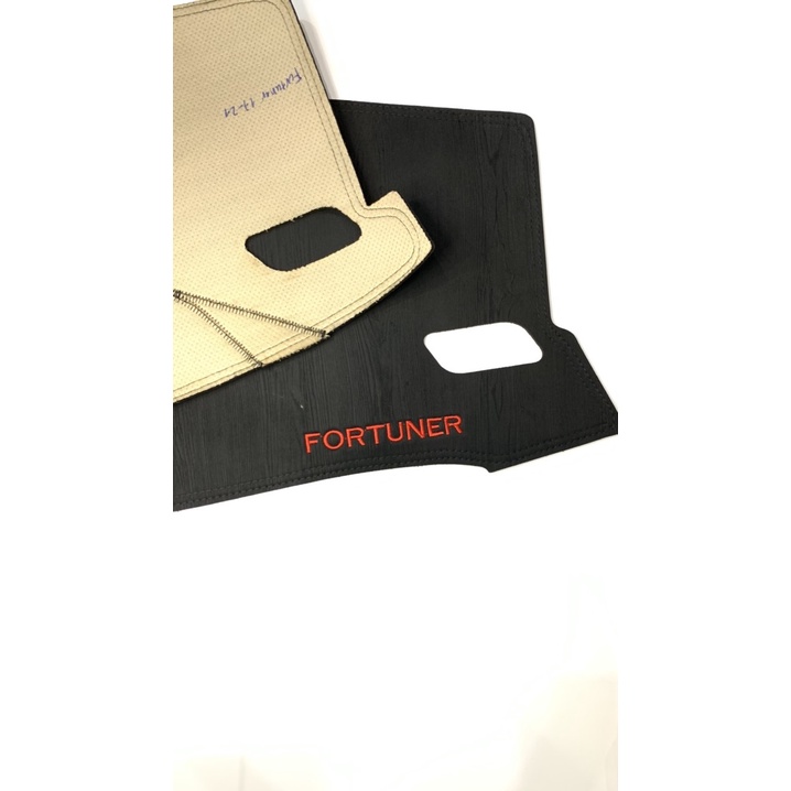 Thảm taplo da vân gỗ Fortuner 2017 - 2021 thảm taplo da vân gỗ may thiết kế theo xe Fortuner cao cấp hàng dày đẹp