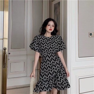 Váy hoạ tiết chân đuôi cá
