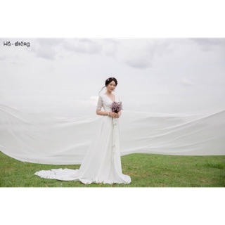 Đầm cưới cổ tim