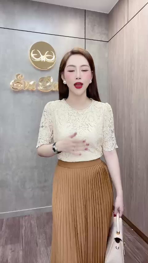 [Mã BMLT35] Áo sơ mi nữ phối ren 2 lớp tay lỡ cổ cách điệu đính ngọc họa tiết hoa sang chảnh dự tiệc thiết kế Eva Lover | BigBuy360 - bigbuy360.vn