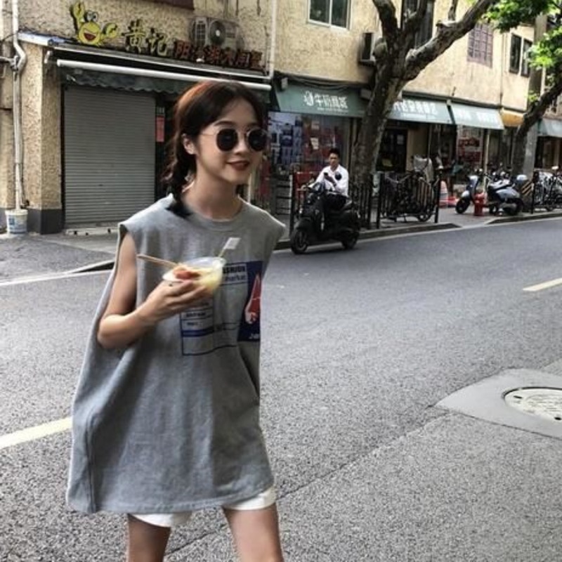 Áo Thun Sát Nách Xẻ Tà Trước Và Sau In Chữ Thời Trang Cá Tính Cho Nữ