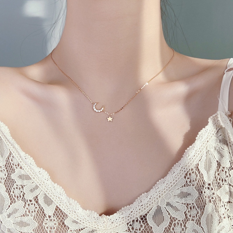 vòng cổ nữ hình trăng khuyết ngôi sao đính đá