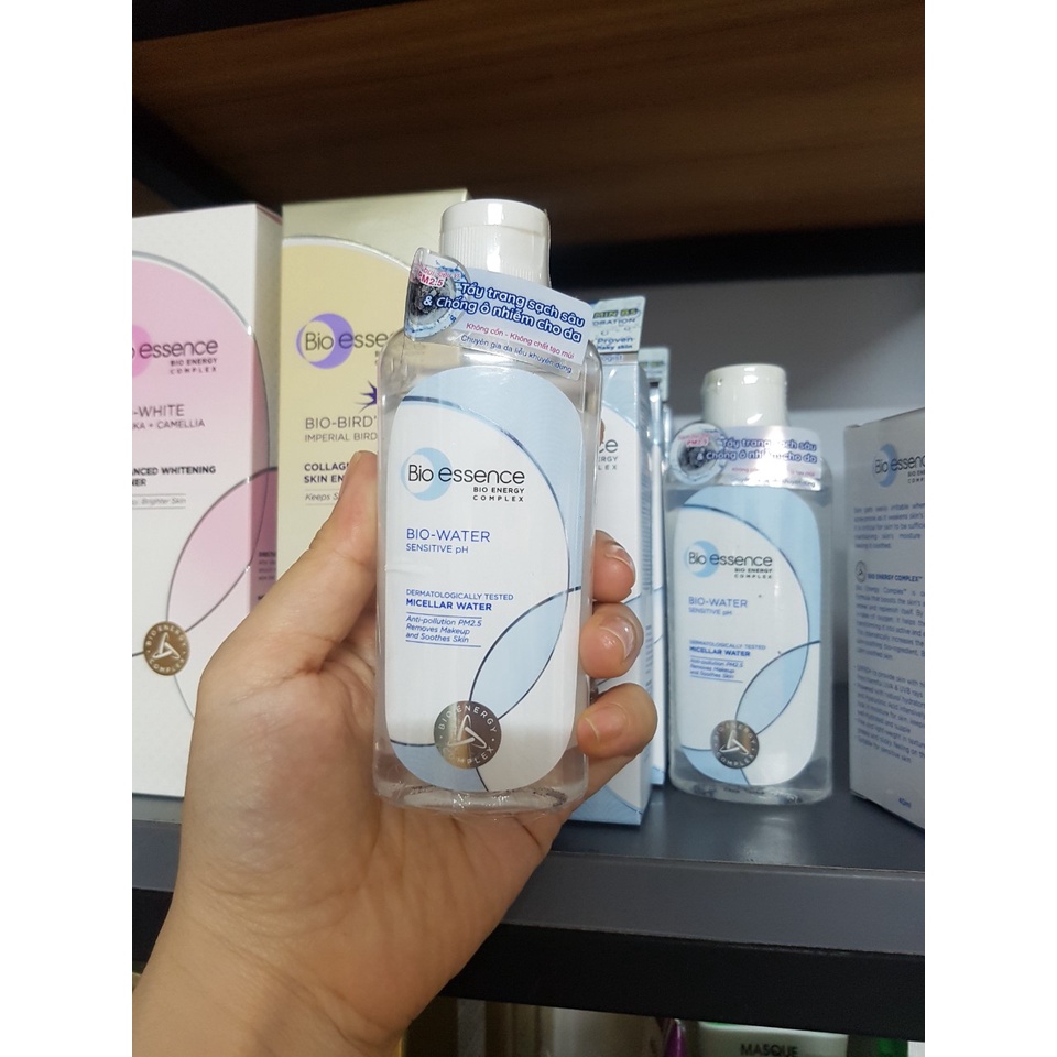 Nước tẩy trang ẩm mượt mịn màng Bio-Essence Bio-Water Bio Essence Water Micellar Water 100ml