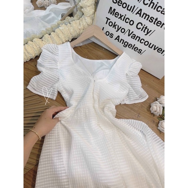 ĐẦM TRẮNG VOAN REN BI CỔ VUÔNG TAY NGẮN