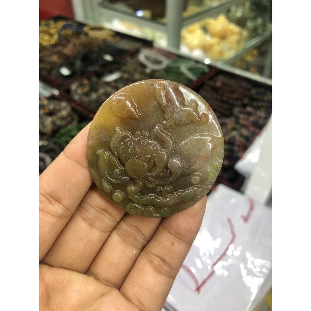Mặt dây chuyền hình hoa sen đá ngọc băng tảo