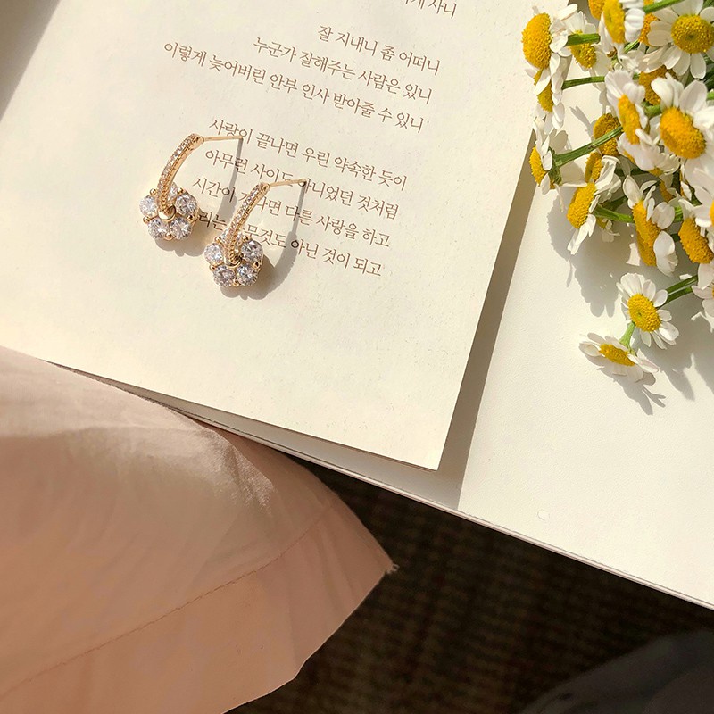 GRACE ACC❤  Exquisite Flower Earrings Flower Zircon Earrings Korea Temperament Diamond Earrings