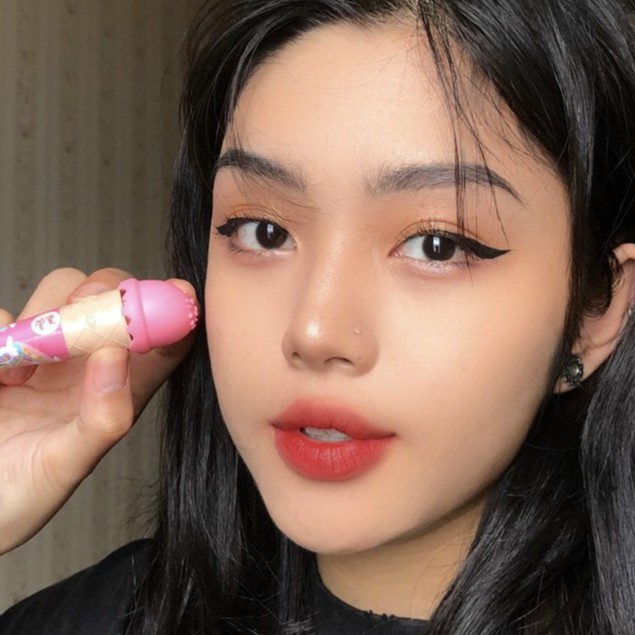 [ Tặng Kèm Gương ] Set 2 Thỏi Son Que Kem Mịn Lì Ice Cream Unicorn Castle | BigBuy360 - bigbuy360.vn