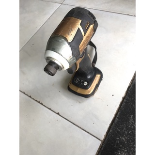 máy bắn vít makita td137d