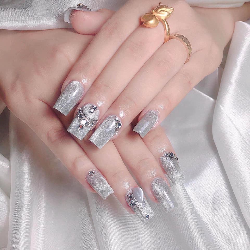 Sơn mắt mèo kim cương hiệu ứng làm nail đẹp long lanh