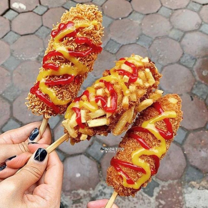 Hotdog xúc xích phô mai tẩm bột Hàn Quốc khay 10 cây 500g Mỹ Sa Food / Thoại An / Lacusina