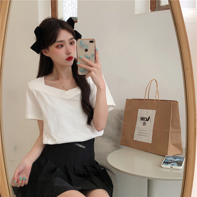 Áo nữ tay ngắn cổ chữ V thời trang xinh xắn