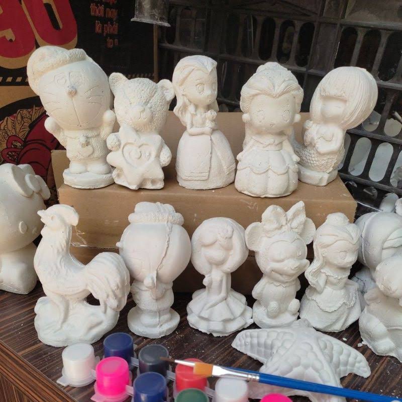 Bộ 10 Tượng Tô Màu Cho Bé Tặng Kèm Vỉ 8 Màu Và Bút Lông